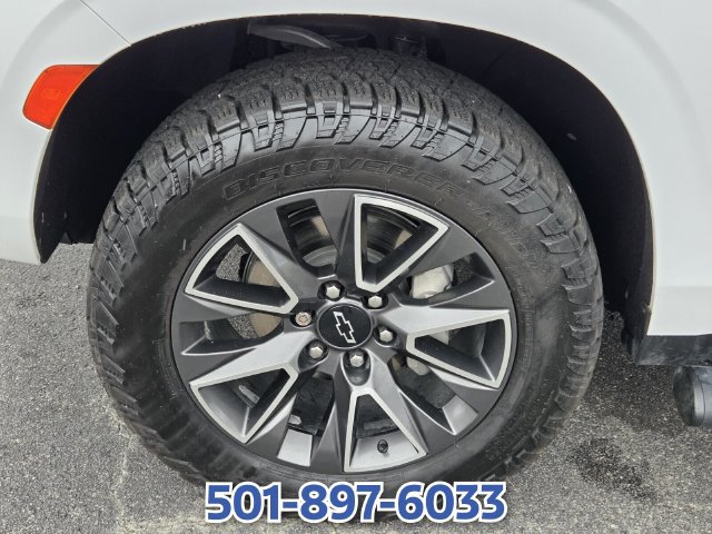 Used 2023 Chevrolet Tahoe Z71 w/ Luxury Package AWD/4WD image 18