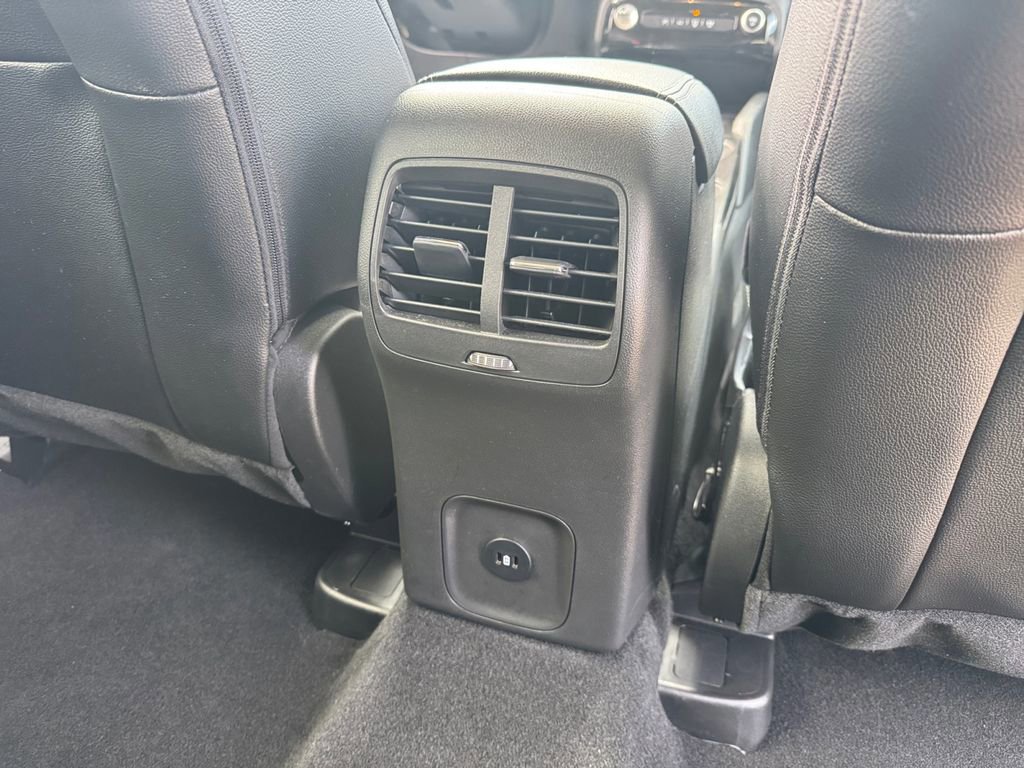 Certified 2024 Ford Escape Platinum w/ Premium Technology Package image 26