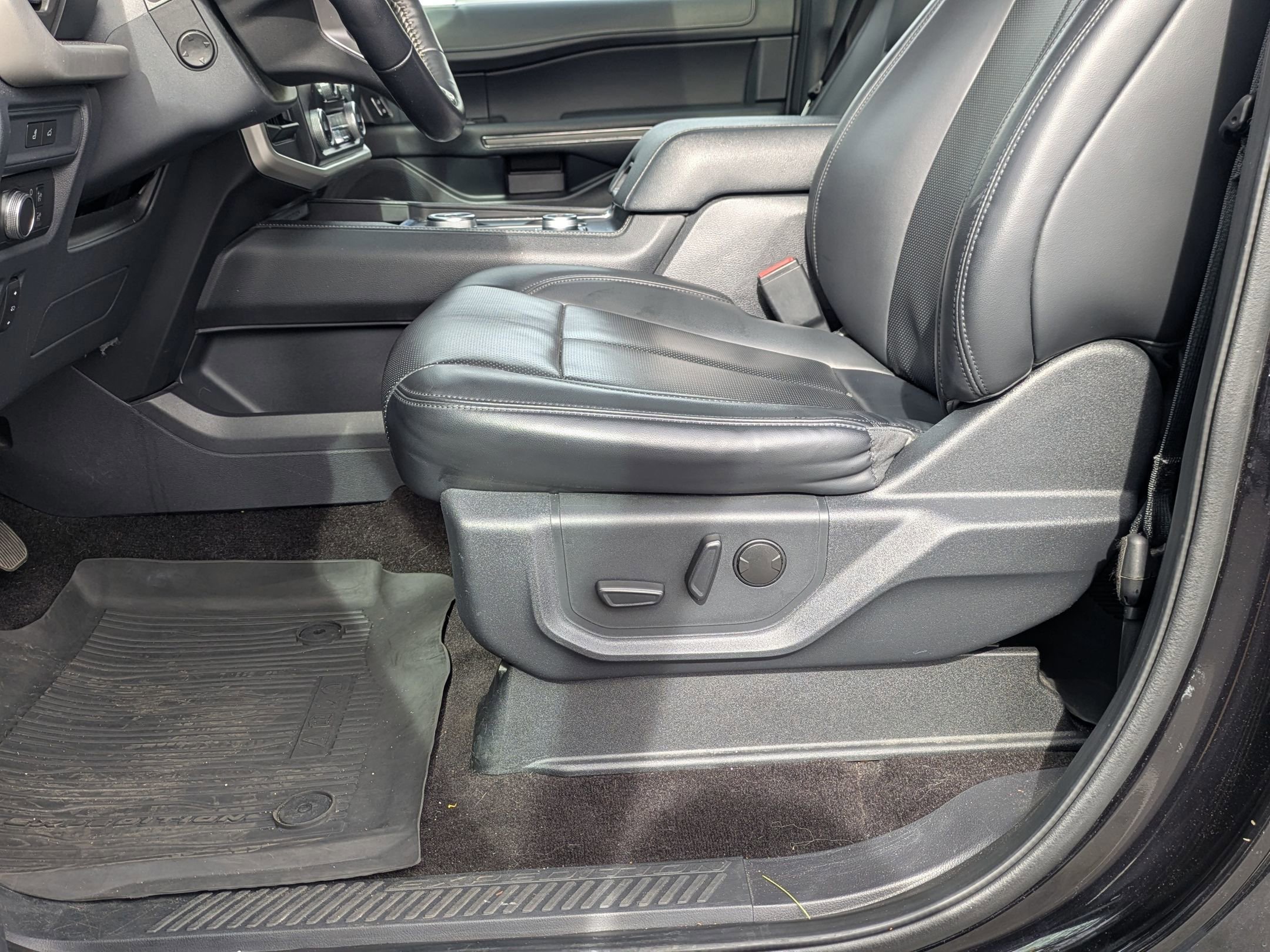 Certified 2022 Ford Expedition Max XLT image 12