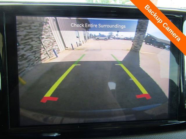 Used 2023 Chrysler Pacifica Touring-L FWD image 17