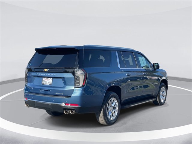 Used 2025 Chevrolet Suburban Premier image 3