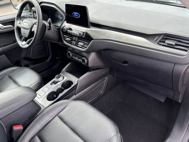 Certified 2022 Ford Escape Titanium w/ Class II Trailer Tow Package image 25