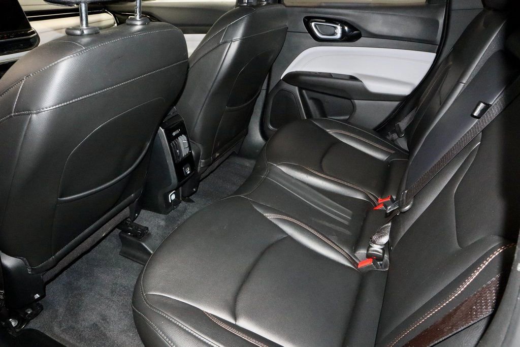 Used 2024 Jeep Compass Limited image 20