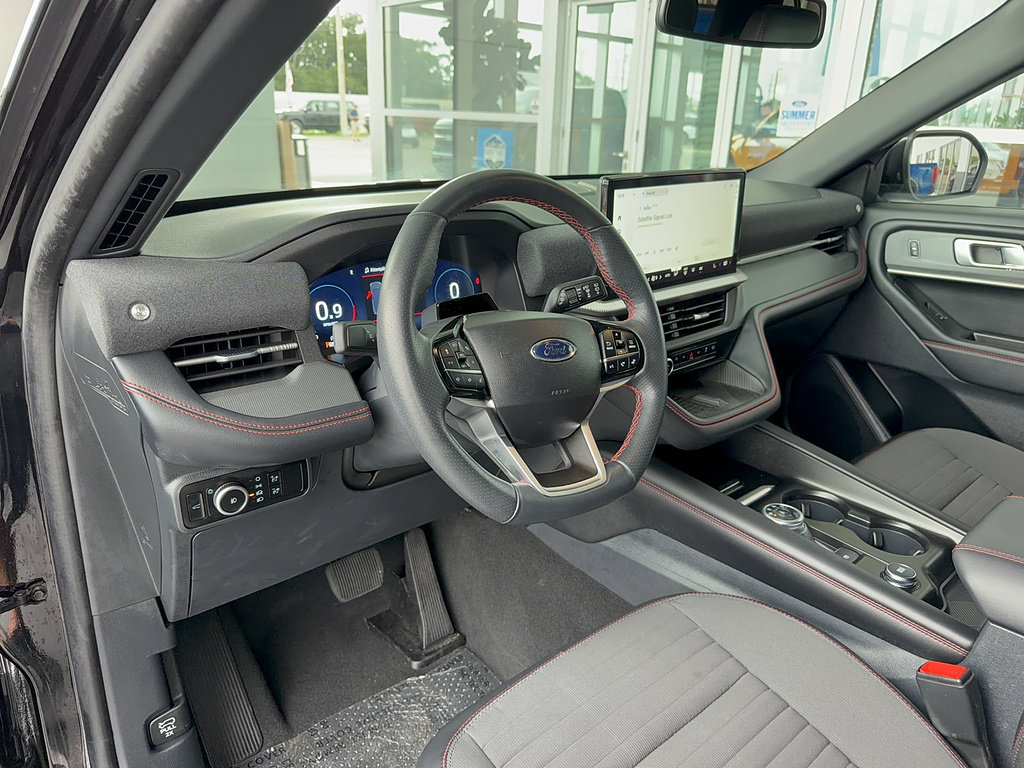 Certified 2025 Ford Explorer ST-Line w/ Premium Package RWD image 10