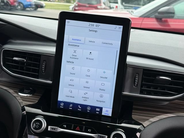 Certified 2023 Ford Explorer Limited w/ Hybrid Equipment Group 310A AWD/4WD image 24