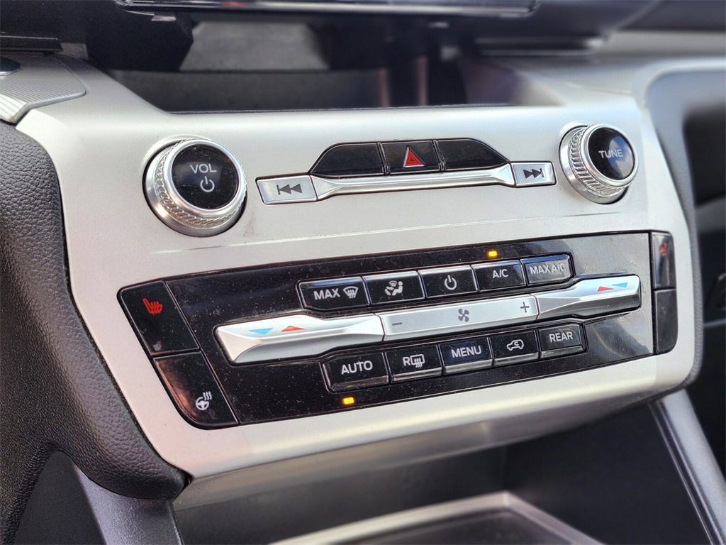 Certified 2022 Ford Explorer XLT w/ Equipment Group 202A image 24