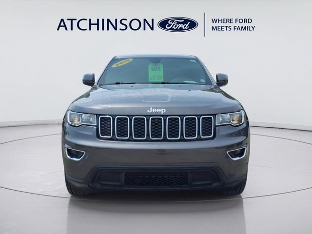 Used 2019 Jeep Grand Cherokee Laredo w/ Security & Convenience Group AWD/4WD image 2
