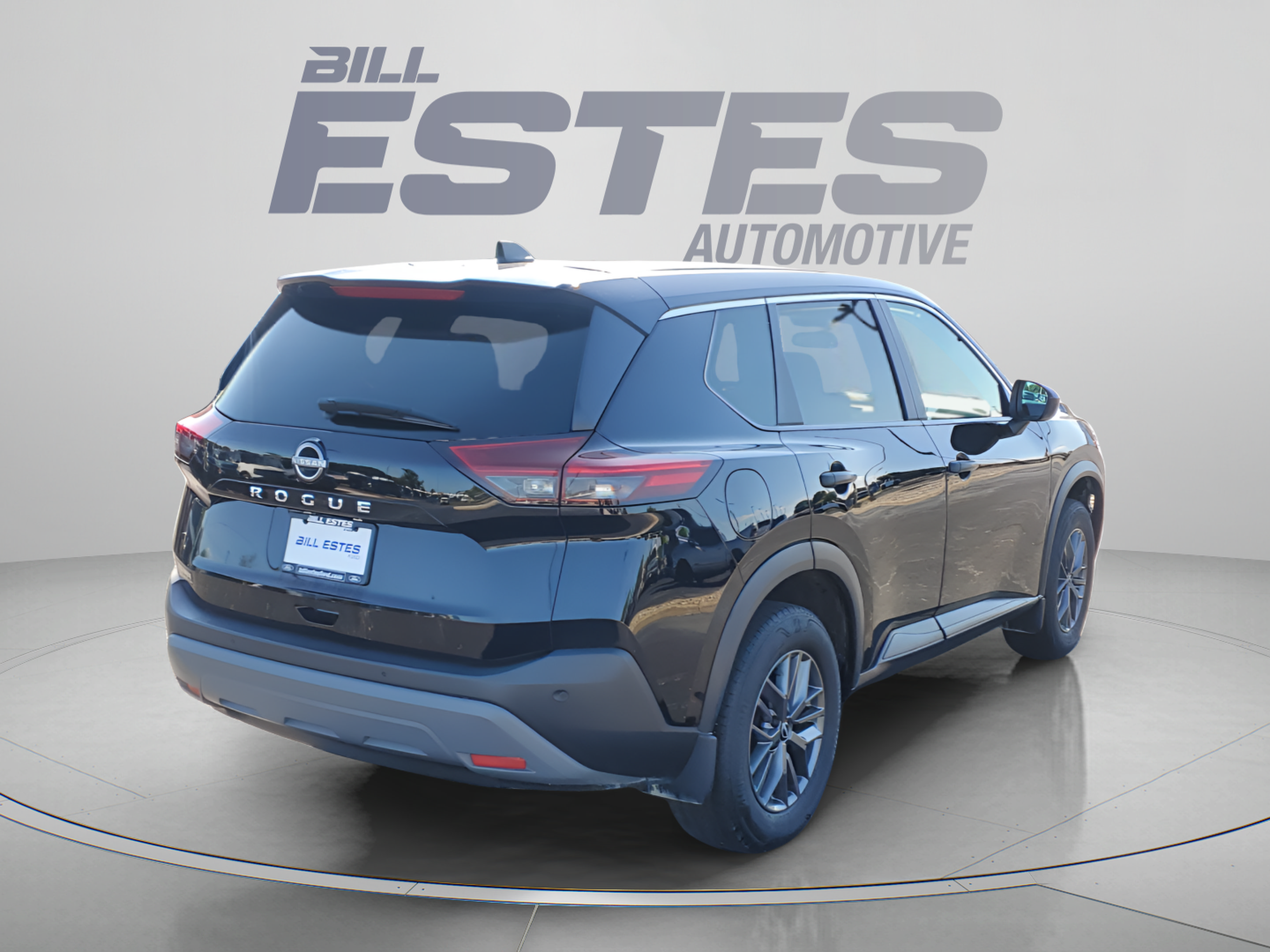 Used 2023 Nissan Rogue S FWD image 4