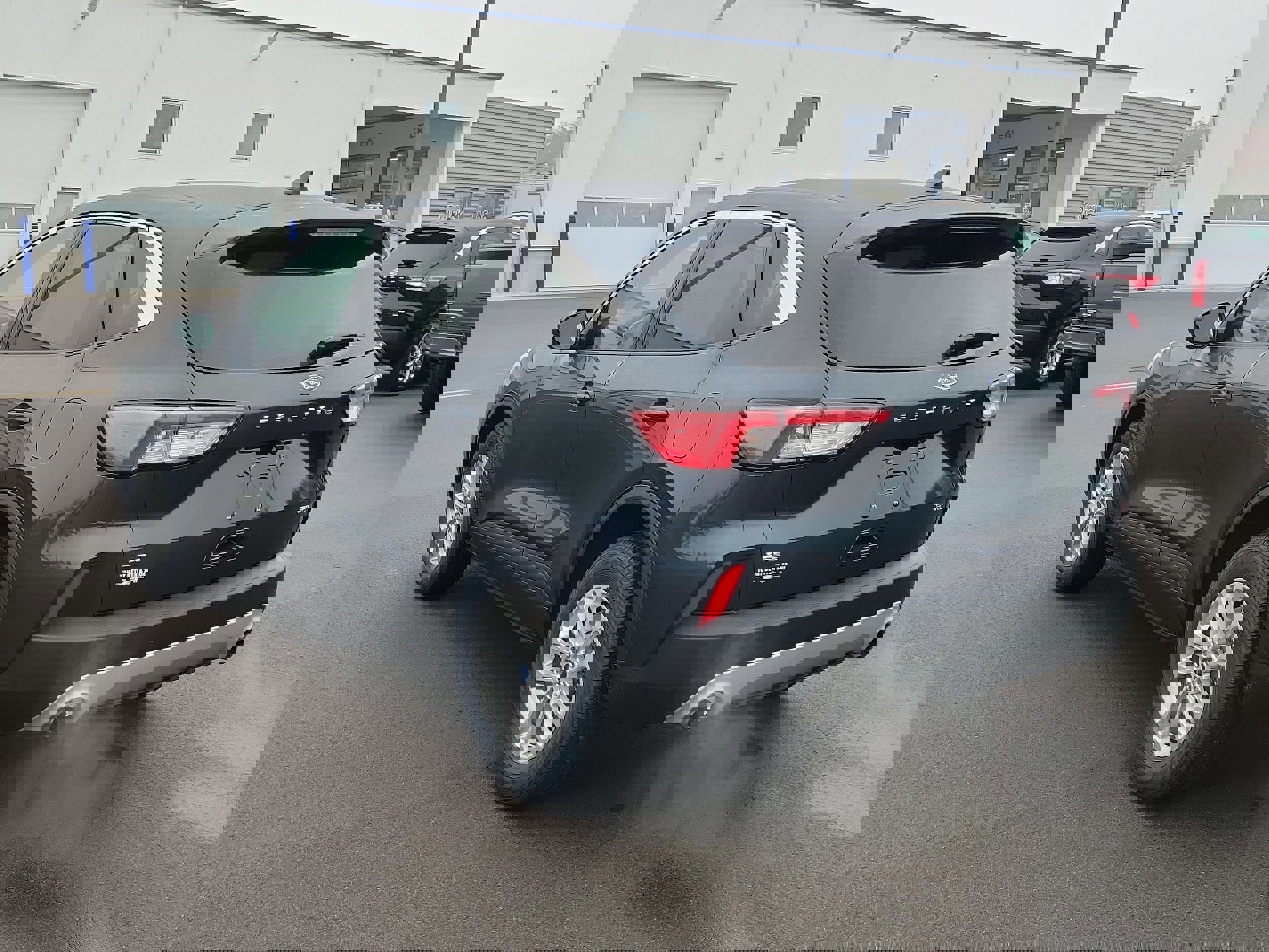 Certified 2022 Ford Escape SE w/ Convenience Package image 2