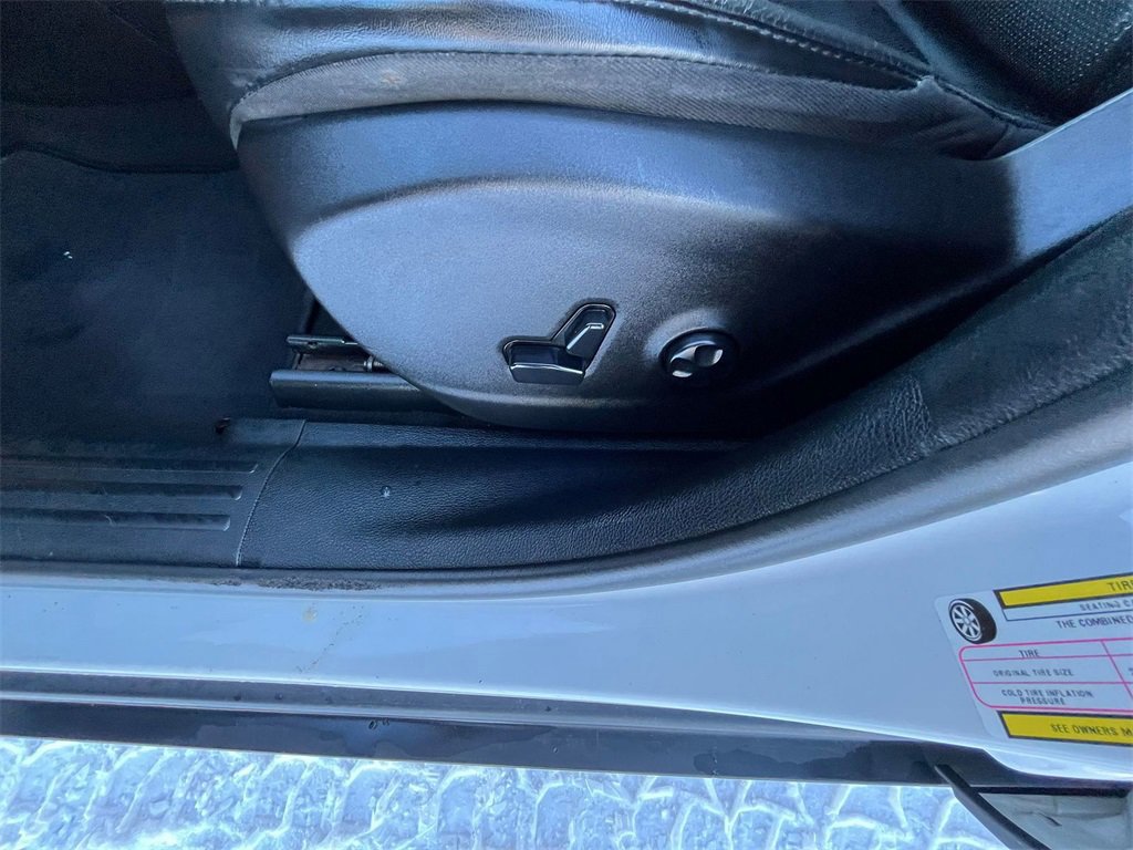 Used 2021 Jeep Cherokee Latitude Lux w/ Comfort/Convenience Group image 9