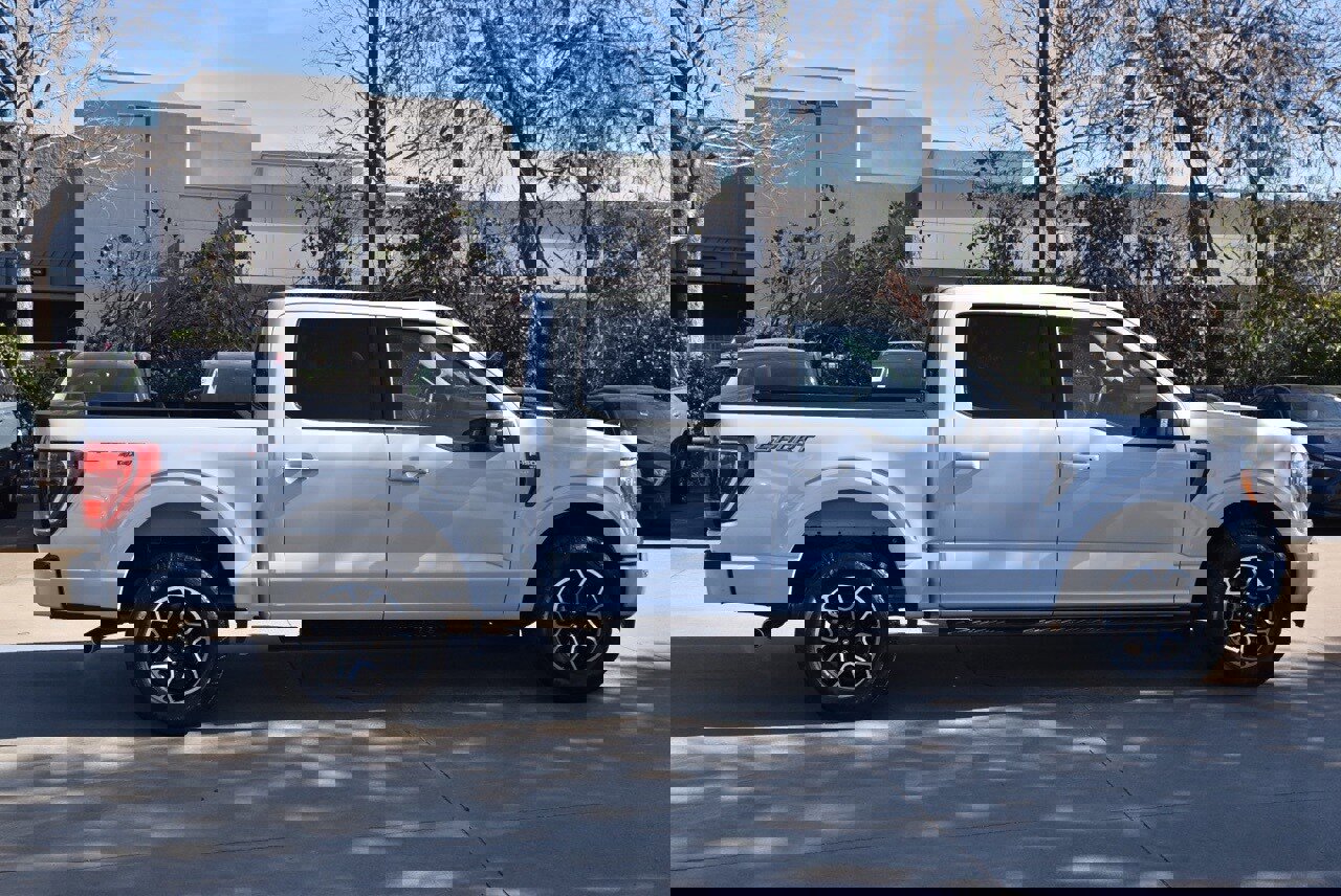 Certified 2022 Ford F150 XLT w/ Equipment Group 302A High image 6