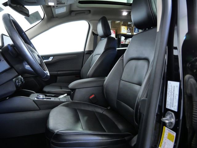 Certified 2020 Ford Escape Titanium image 17