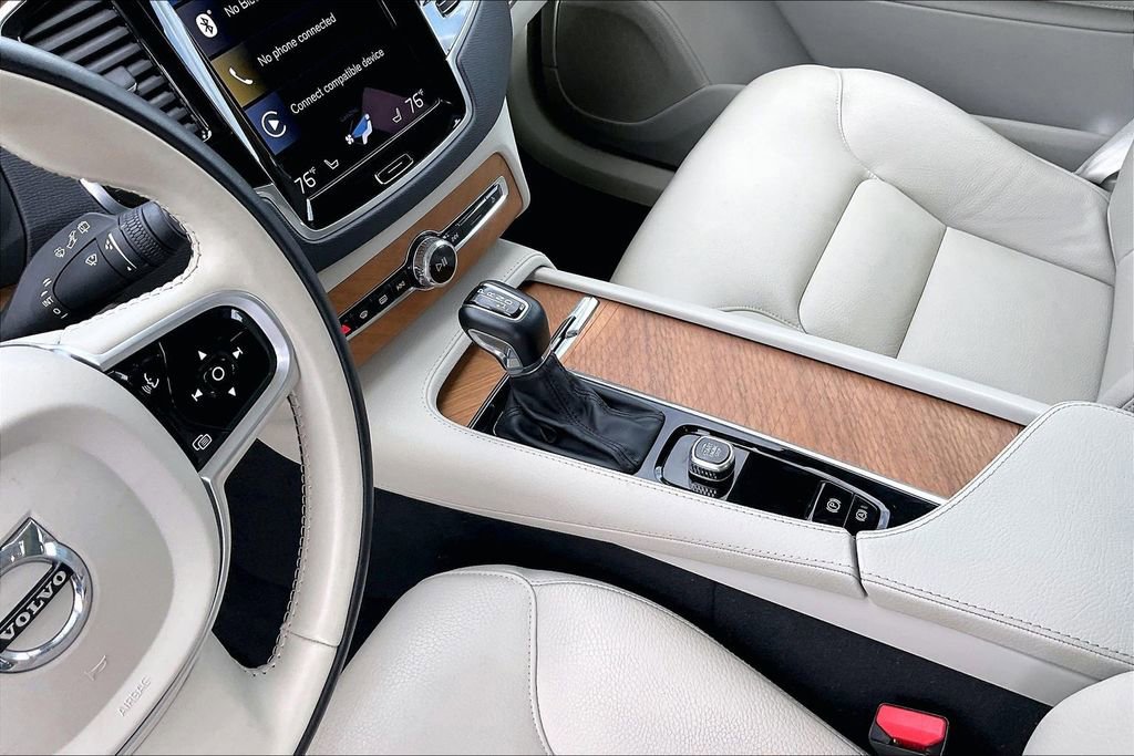 Used 2022 Volvo XC90 T6 Momentum w/ Advanced Package image 15