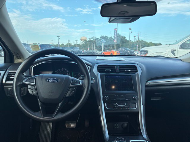 Certified 2020 Ford Fusion SE FWD image 7