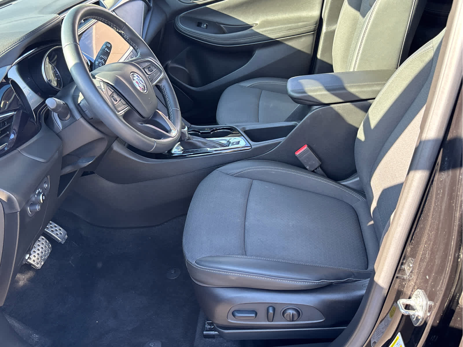 Used 2023 Buick Encore GX Select w/ Sport Touring Package image 11