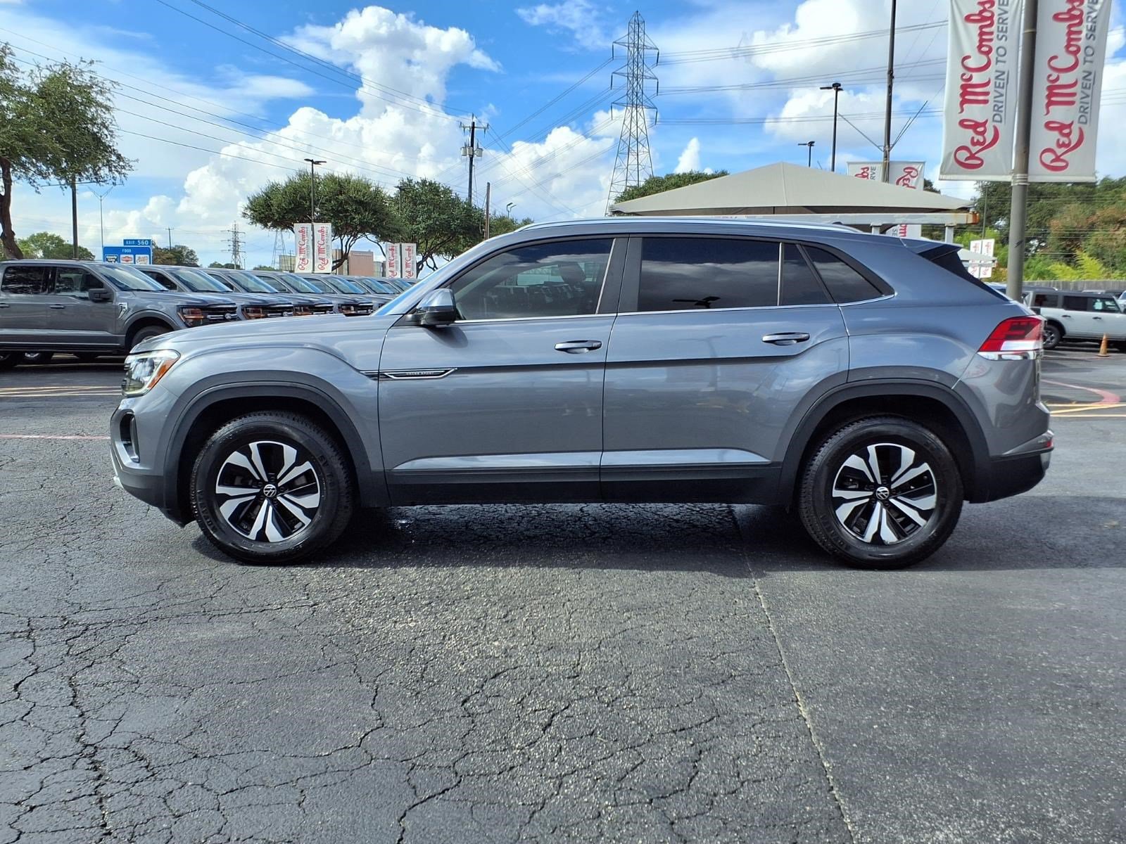 Used 2024 Volkswagen Atlas Cross Sport SE FWD image 9