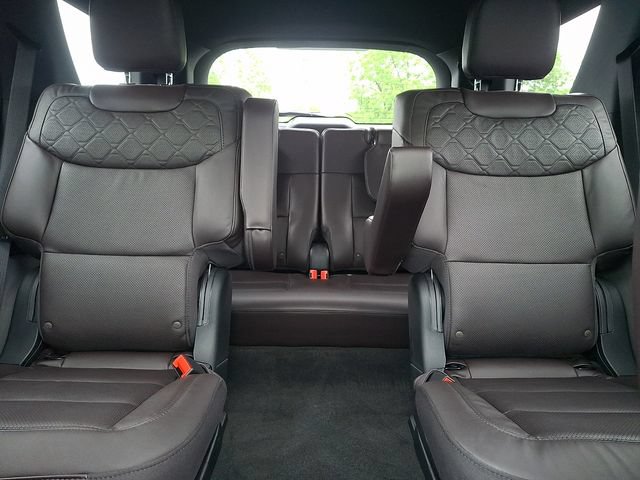 Certified 2025 Ford Explorer Platinum w/ Ultimate Package AWD/4WD image 22