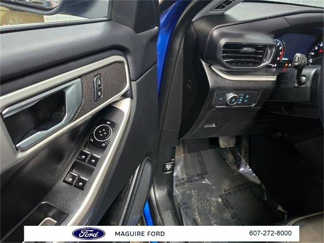 Certified 2022 Ford Explorer XLT w/ Equipment Group 202A image 17