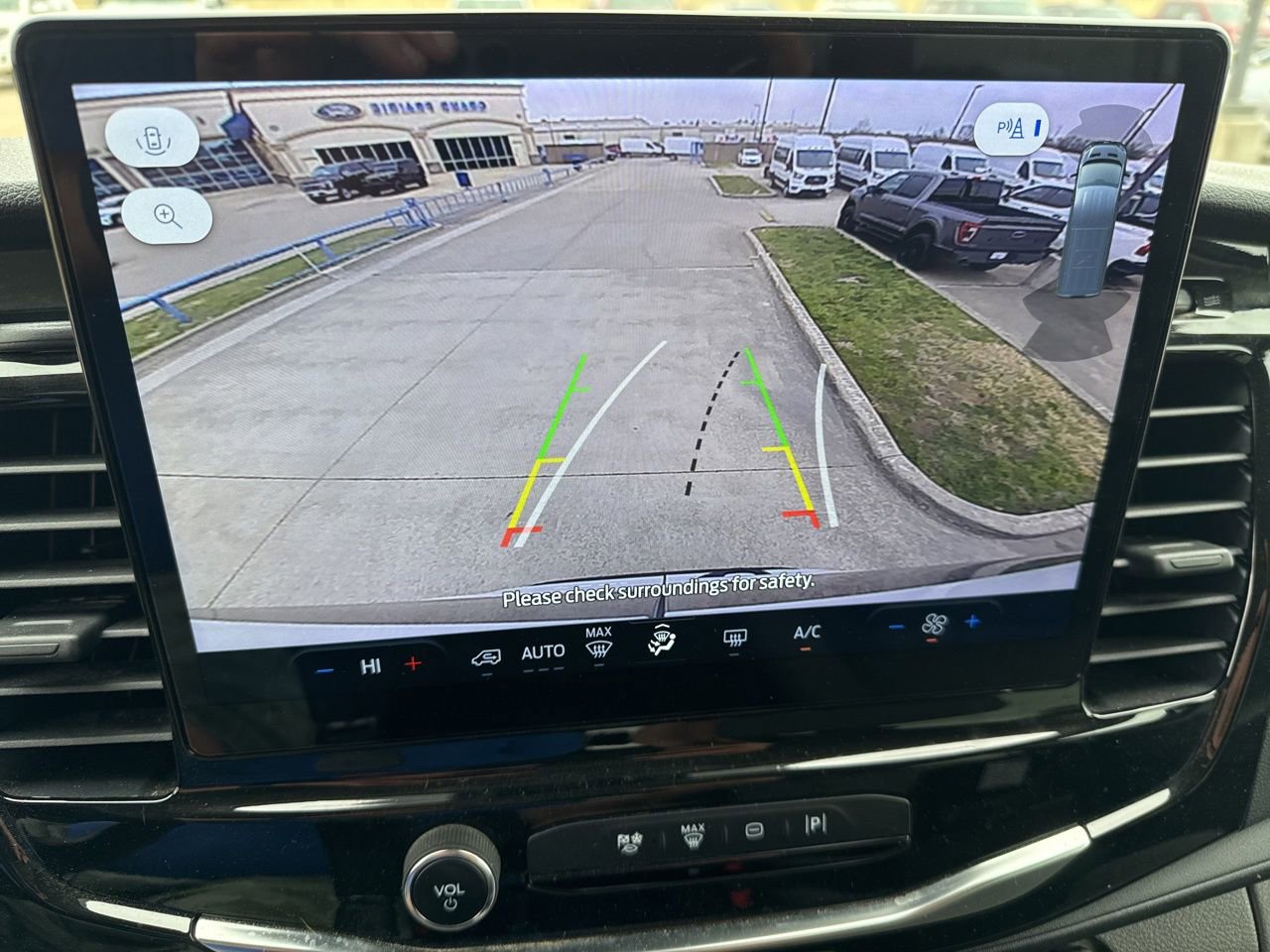 Certified 2025 Ford Transit 350 XLT image 26