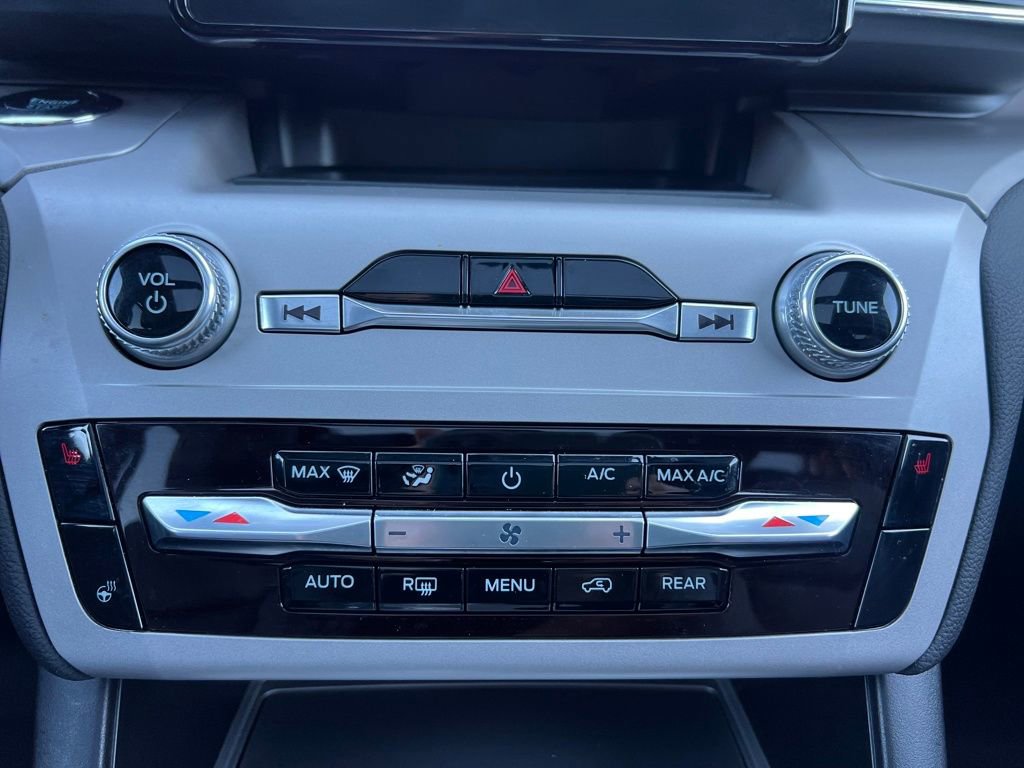 Certified 2023 Ford Explorer XLT w/ Equipment Group 202A image 23