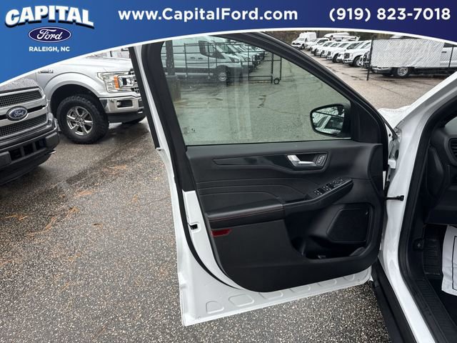 Certified 2023 Ford Escape ST-Line w/ Tech Pack #1 image 19