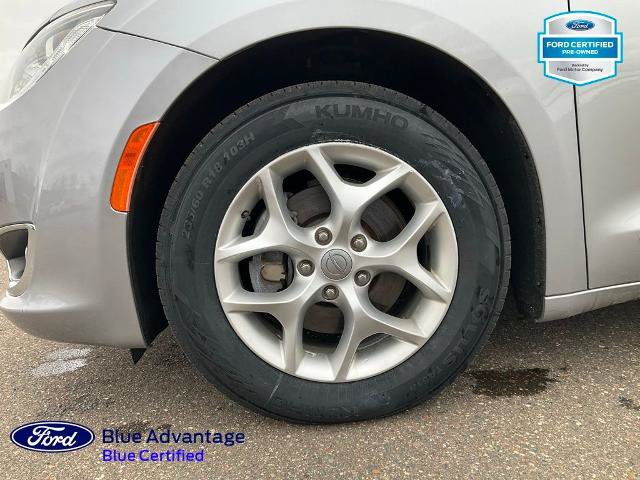 Used 2020 Chrysler Pacifica Limited FWD image 31