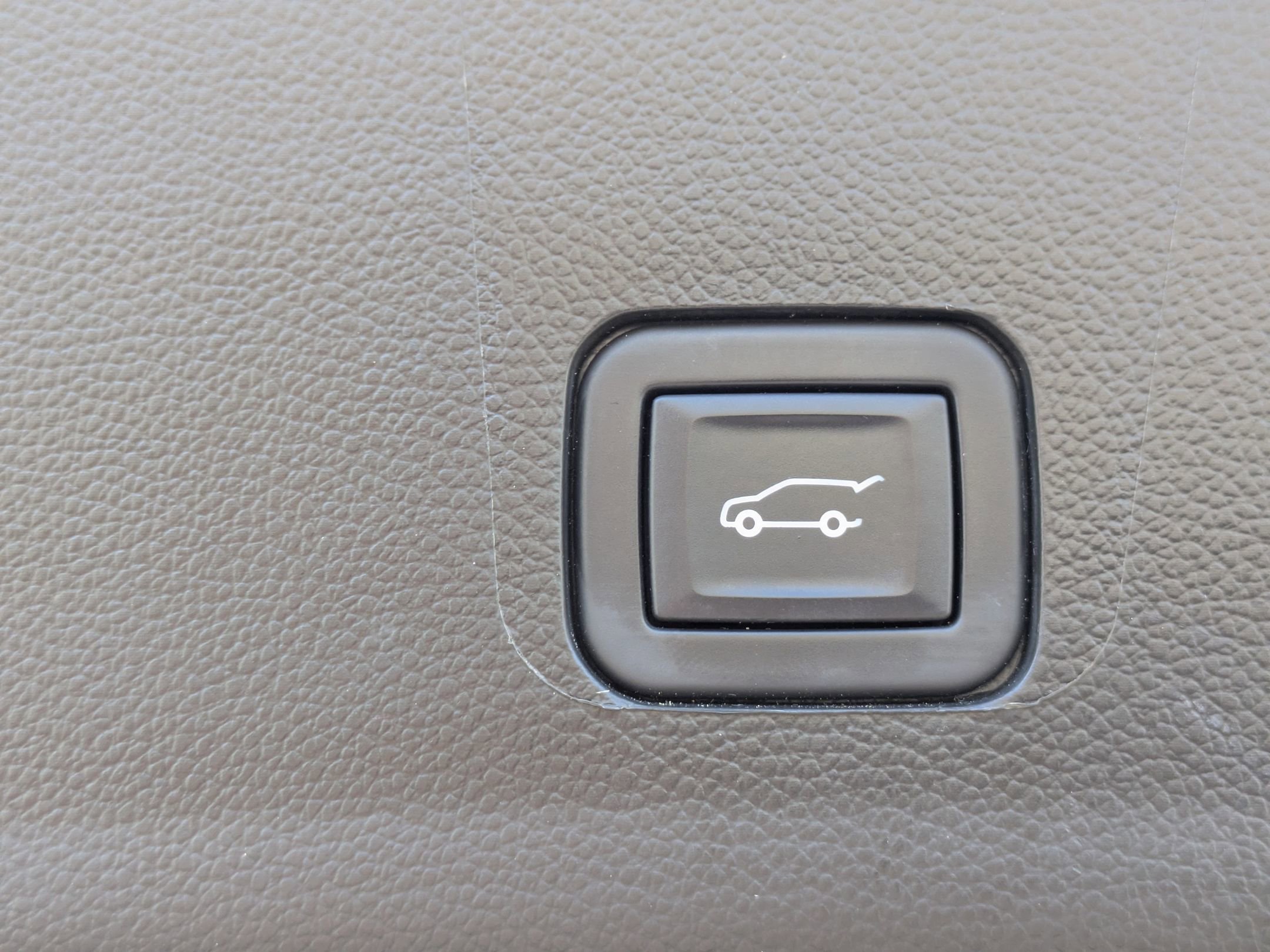 Used 2023 Chevrolet Traverse RS image 35