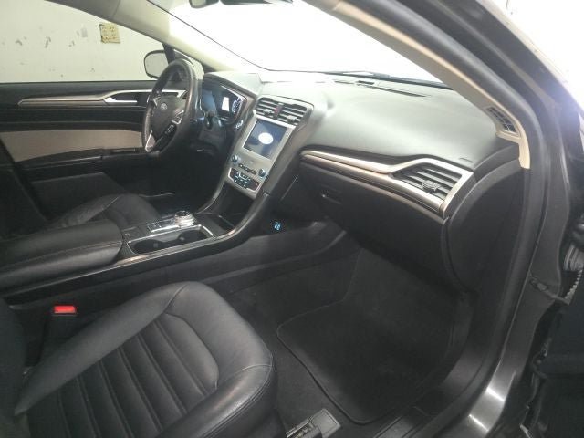 Certified 2019 Ford Fusion SE w/ Equipment Group 151A FWD image 4