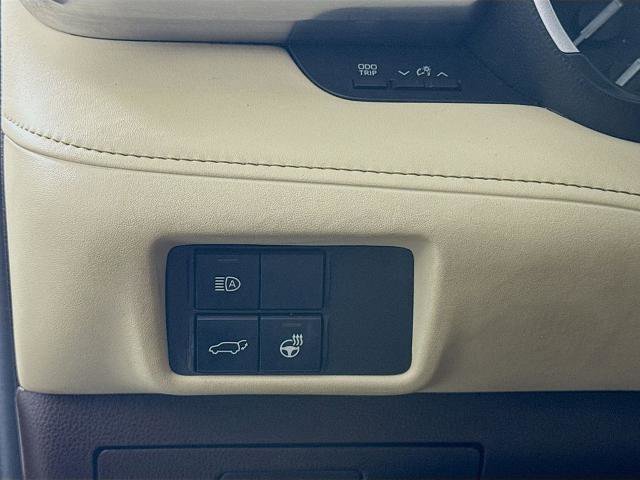Used 2022 Toyota Highlander Limited image 10