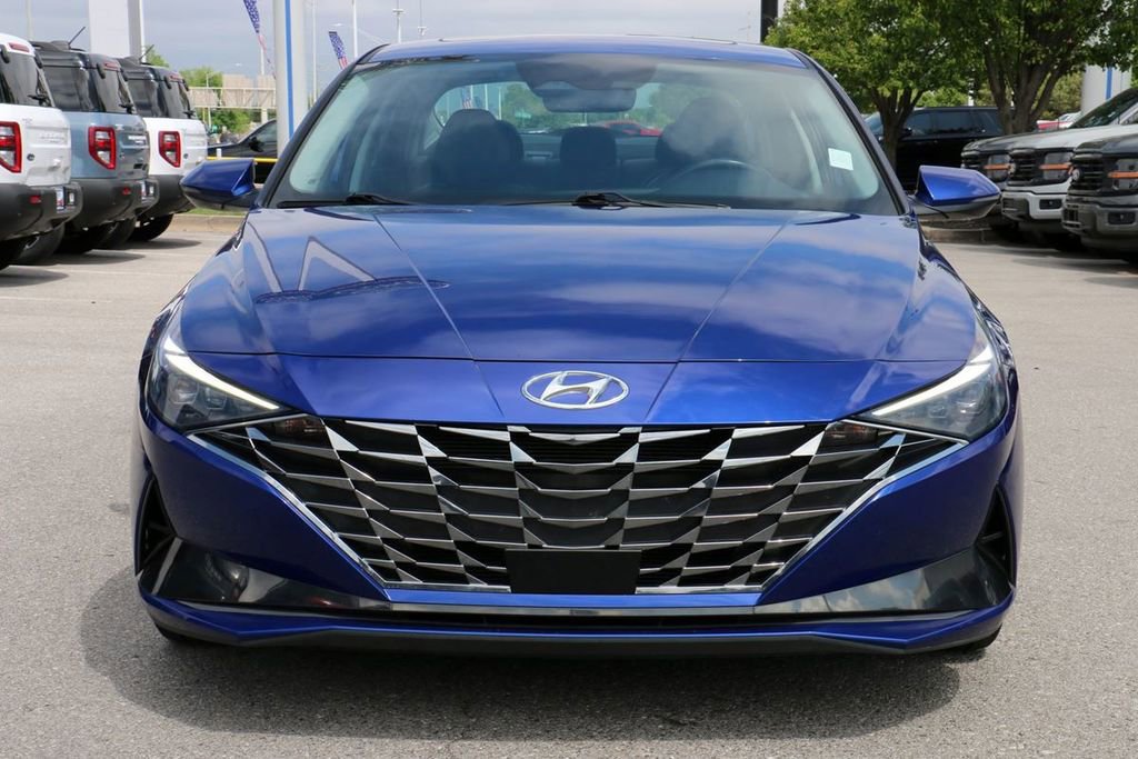Used 2021 Hyundai Elantra Limited w/ Cargo Package FWD image 3