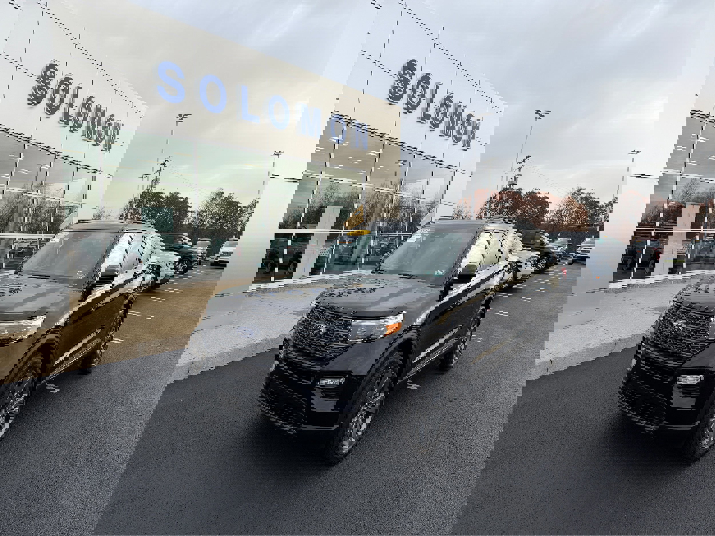 Certified 2023 Ford Explorer XLT w/ Equipment Group 202A image 8