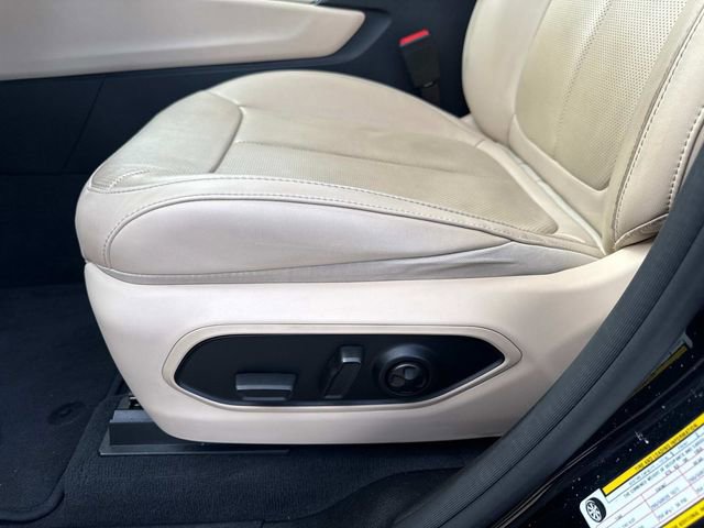 Used 2022 Jeep Grand Cherokee Limited w/ Luxury Tech Group II RWD image 24