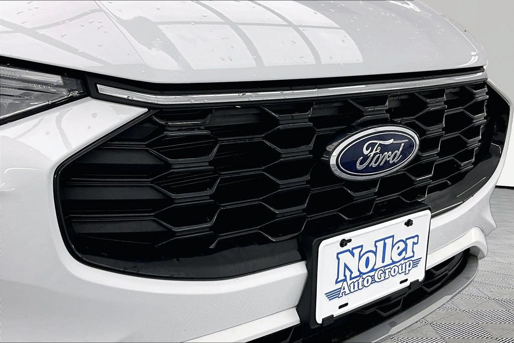 Certified 2023 Ford Escape ST-Line w/ Equipment Group 301A FWD image 28