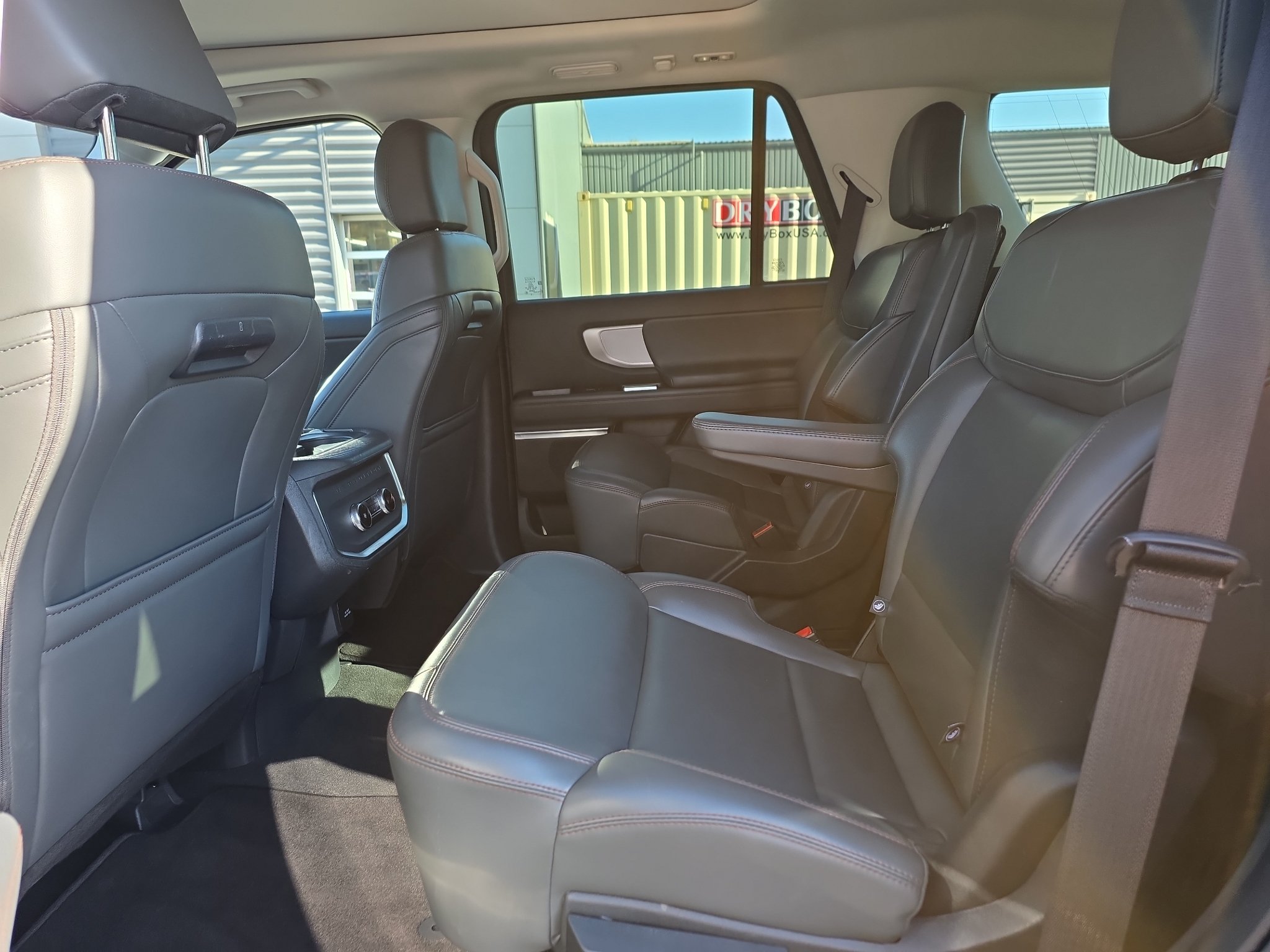 Certified 2025 Ford Expedition Active AWD/4WD image 23