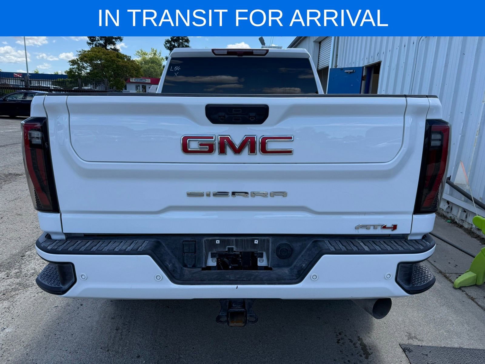 Used 2025 GMC Sierra 2500 AT4 AWD/4WD image 4