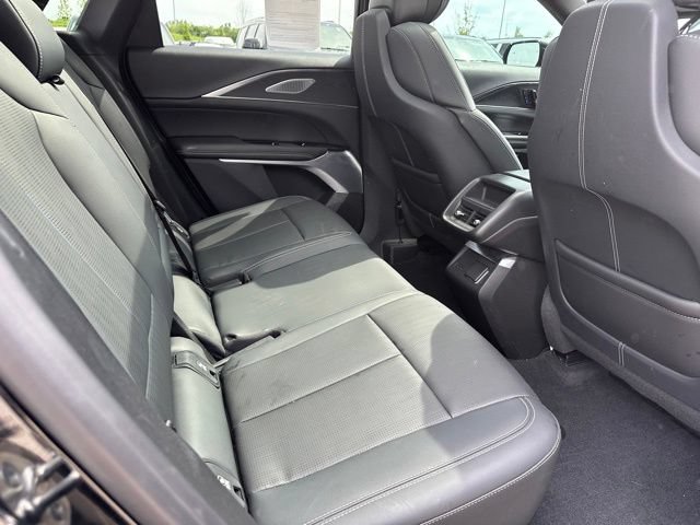 Used 2024 Cadillac Lyriq Sport AWD/4WD image 9
