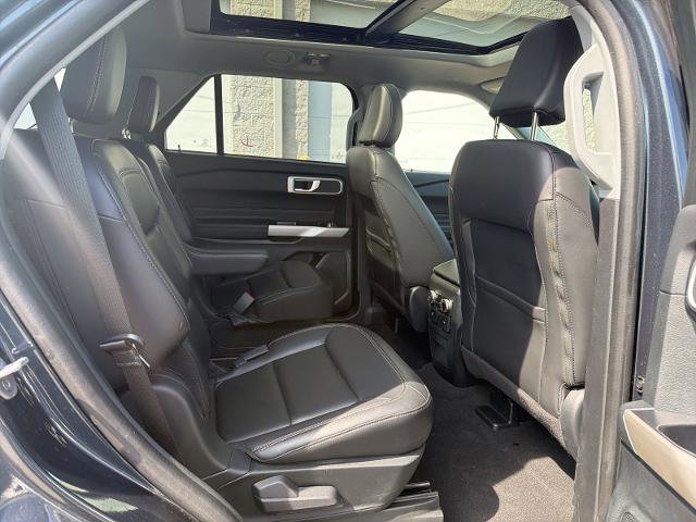 Certified 2022 Ford Explorer XLT w/ Equipment Group 202A image 7