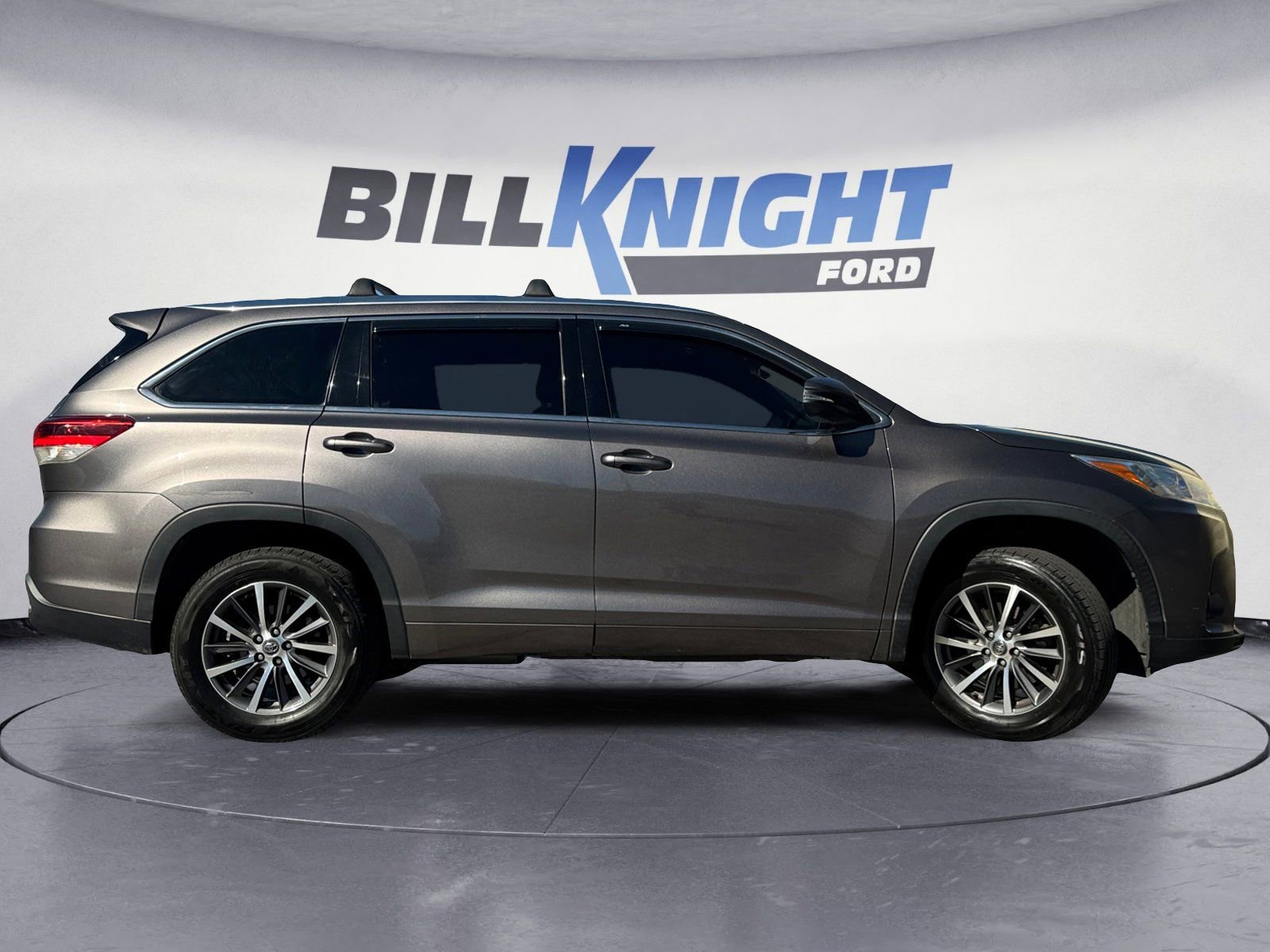 Used 2017 Toyota Highlander XLE image 6