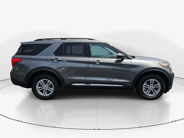 Certified 2023 Ford Explorer XLT w/ Equipment Group 202A AWD/4WD image 2