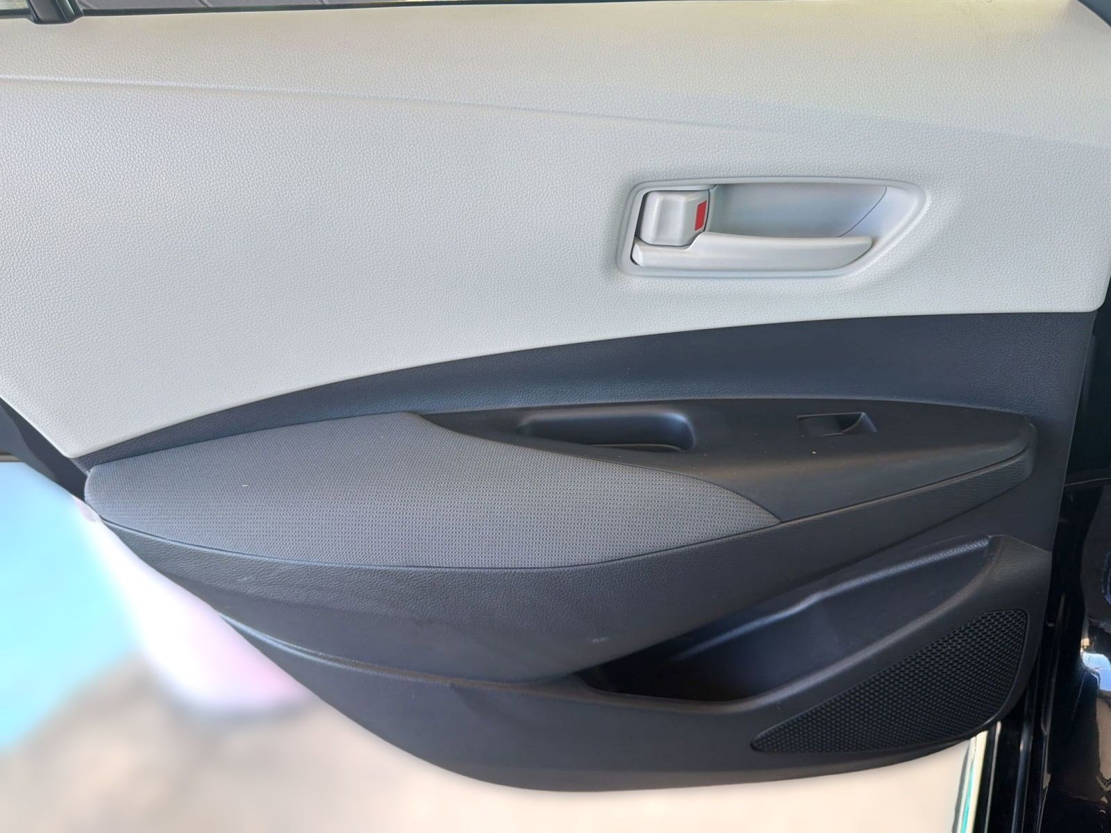 Used 2025 Toyota Corolla LE FWD image 25