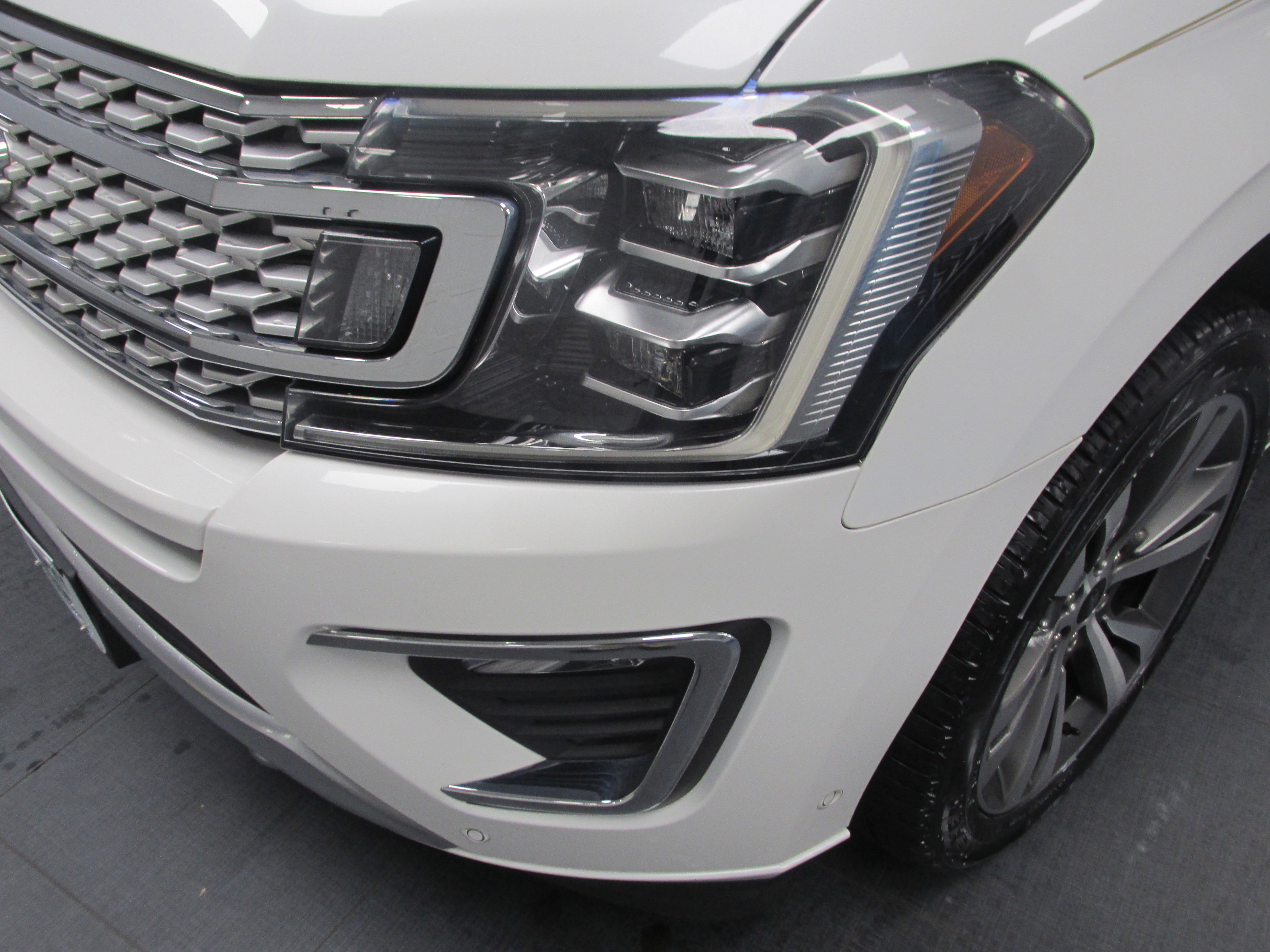 Certified 2020 Ford Expedition Max Platinum image 8