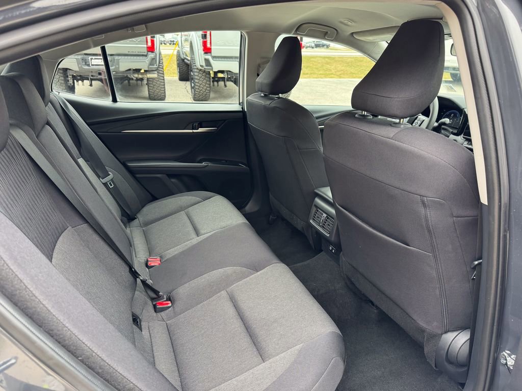 Used 2025 Toyota Camry LE image 17