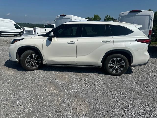 Used 2021 Toyota Highlander XLE FWD image 6