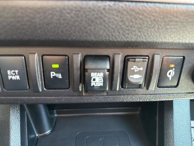 Used 2019 Toyota Tacoma TRD Sport w/ Technology Package AWD/4WD image 18