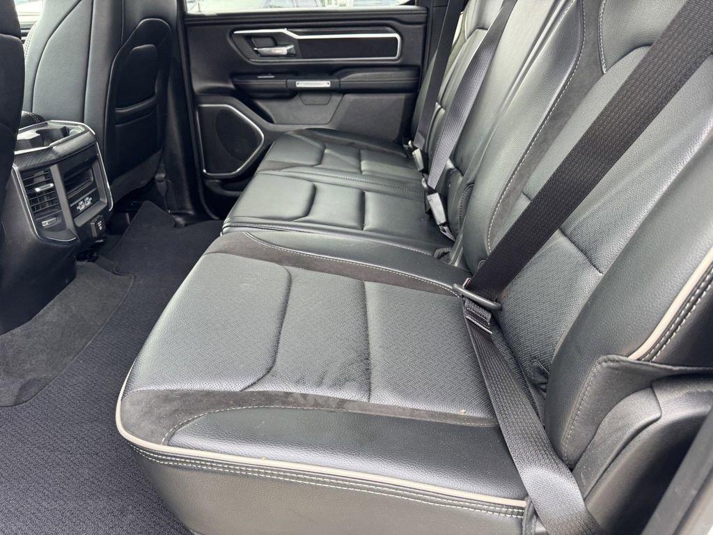 Used 2024 RAM 1500 Laramie AWD/4WD image 15