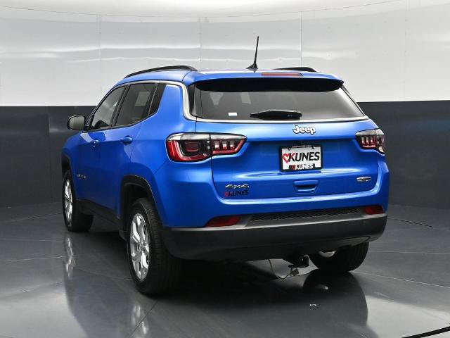 Used 2024 Jeep Compass Latitude w/ Convenience Group AWD/4WD image 8