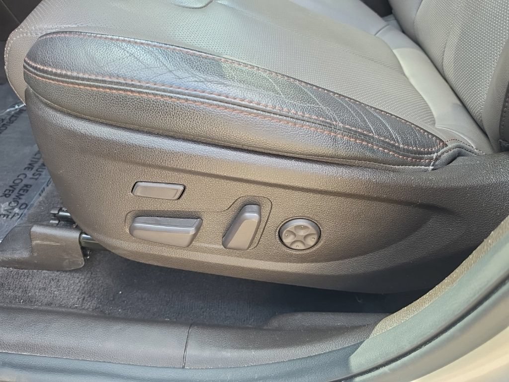 Used 2019 Hyundai Santa Fe AWD image 12