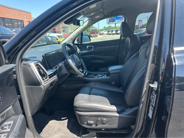 Used 2024 Kia Sorento S AWD/4WD image 11