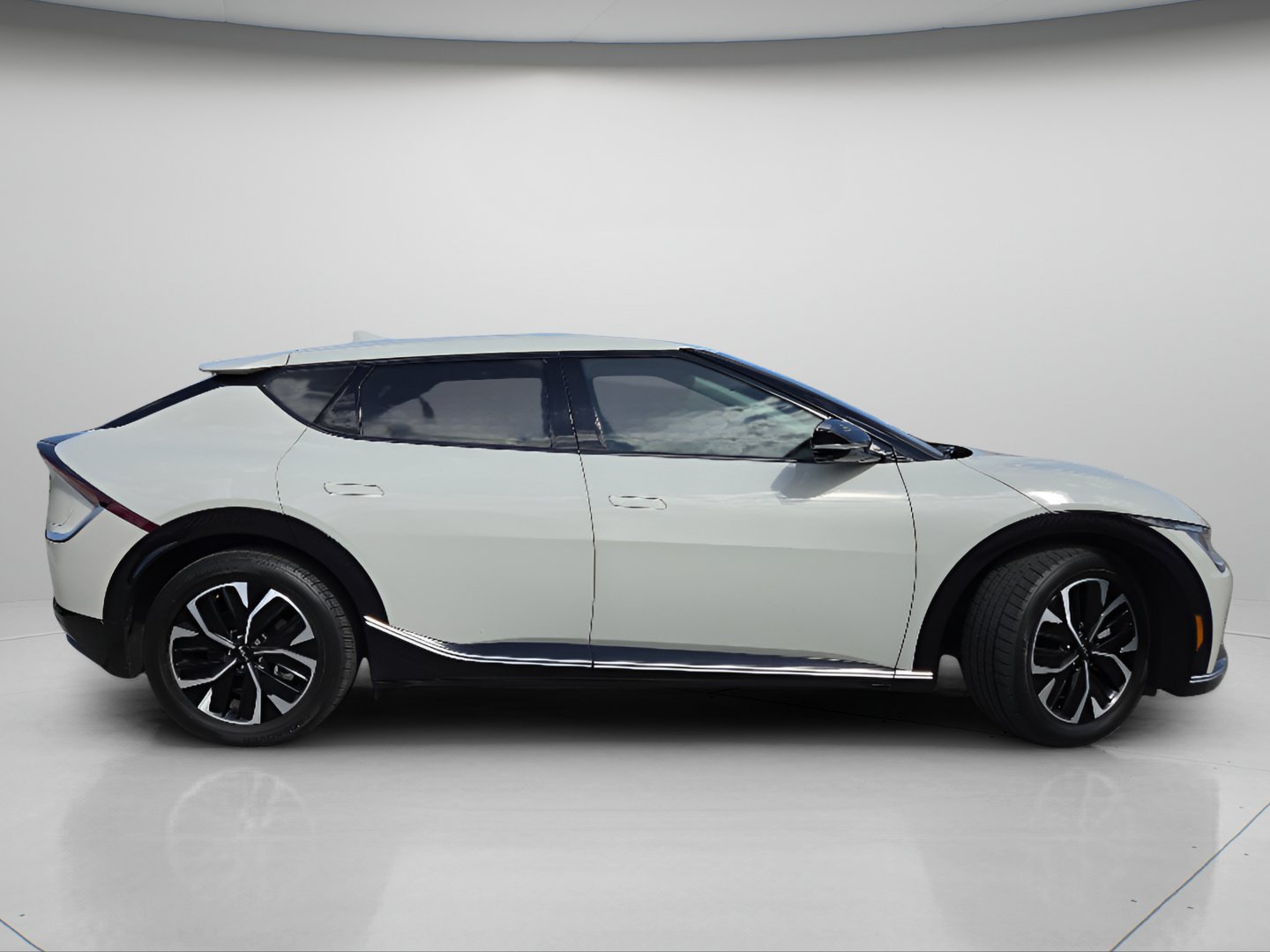 Used 2023 Kia EV6 Wind AWD/4WD image 27