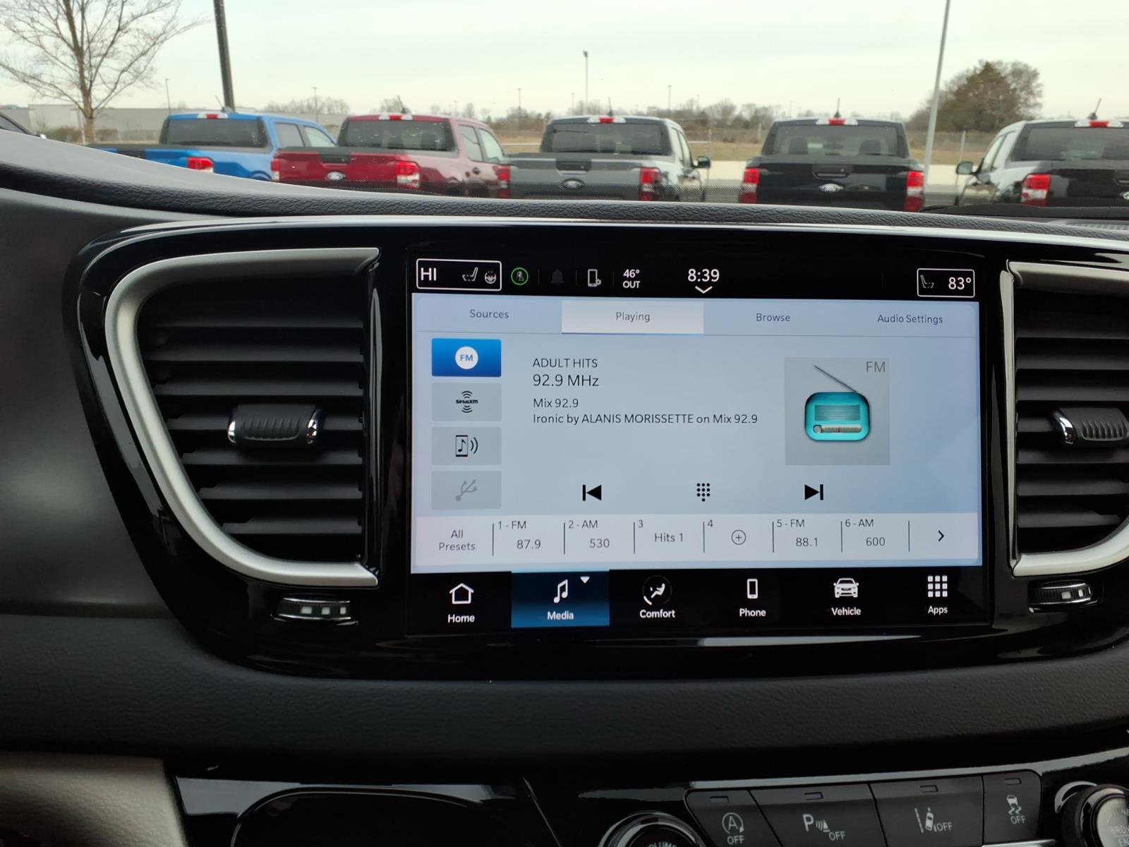 Used 2024 Chrysler Pacifica Touring-L image 18